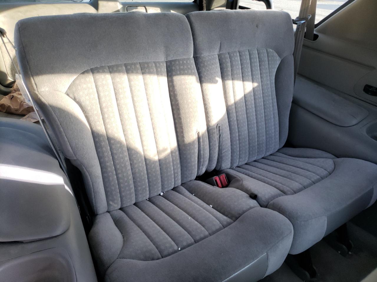 Photo 6 from auction – 2002 CHEVROLET BLAZER with VIN 1GNCS18W02K107750