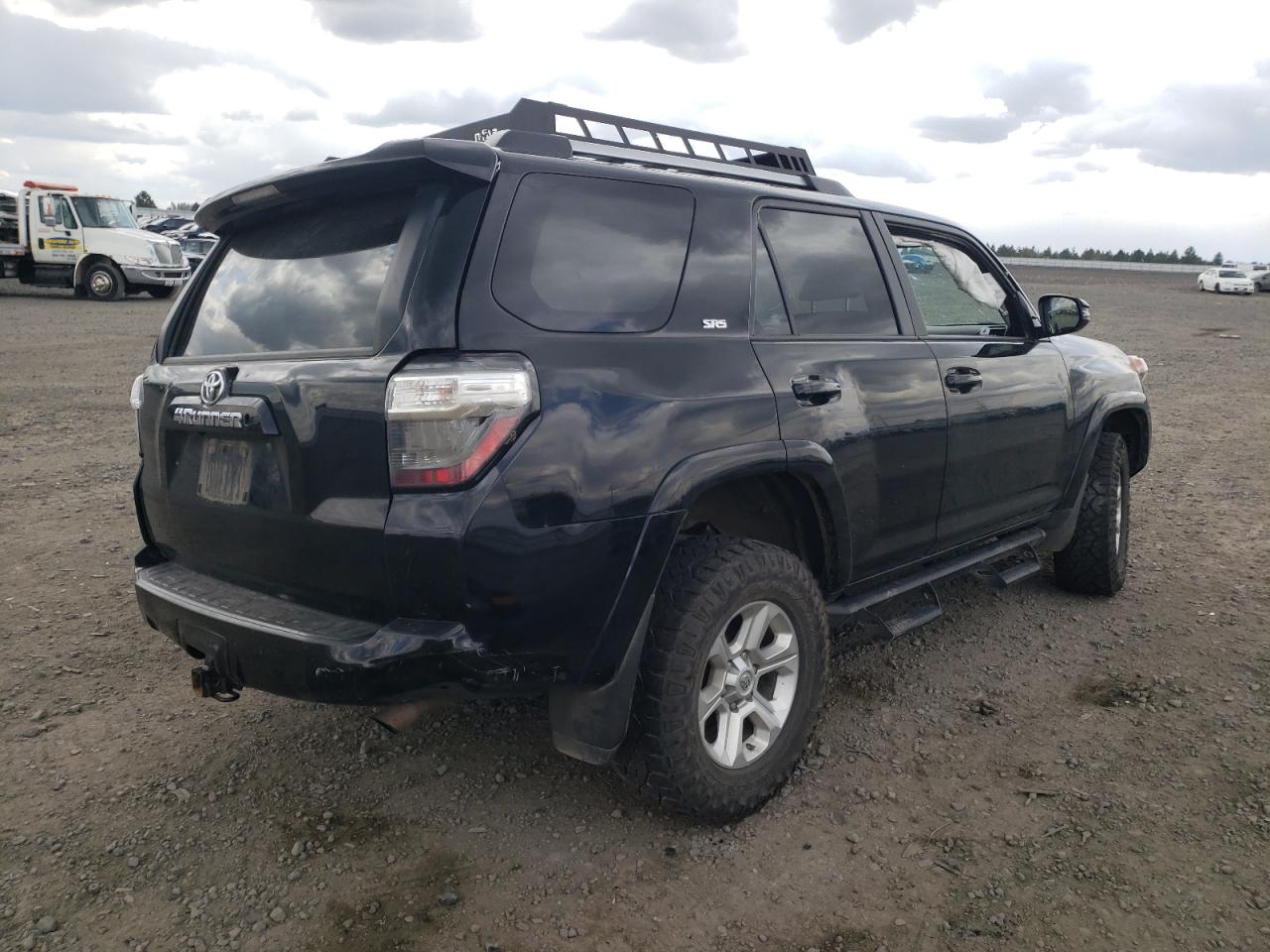 Photo 4 from auction – 2019 TOYOTA 4RUNNER SR with VIN JTEBU5JR5K5636048