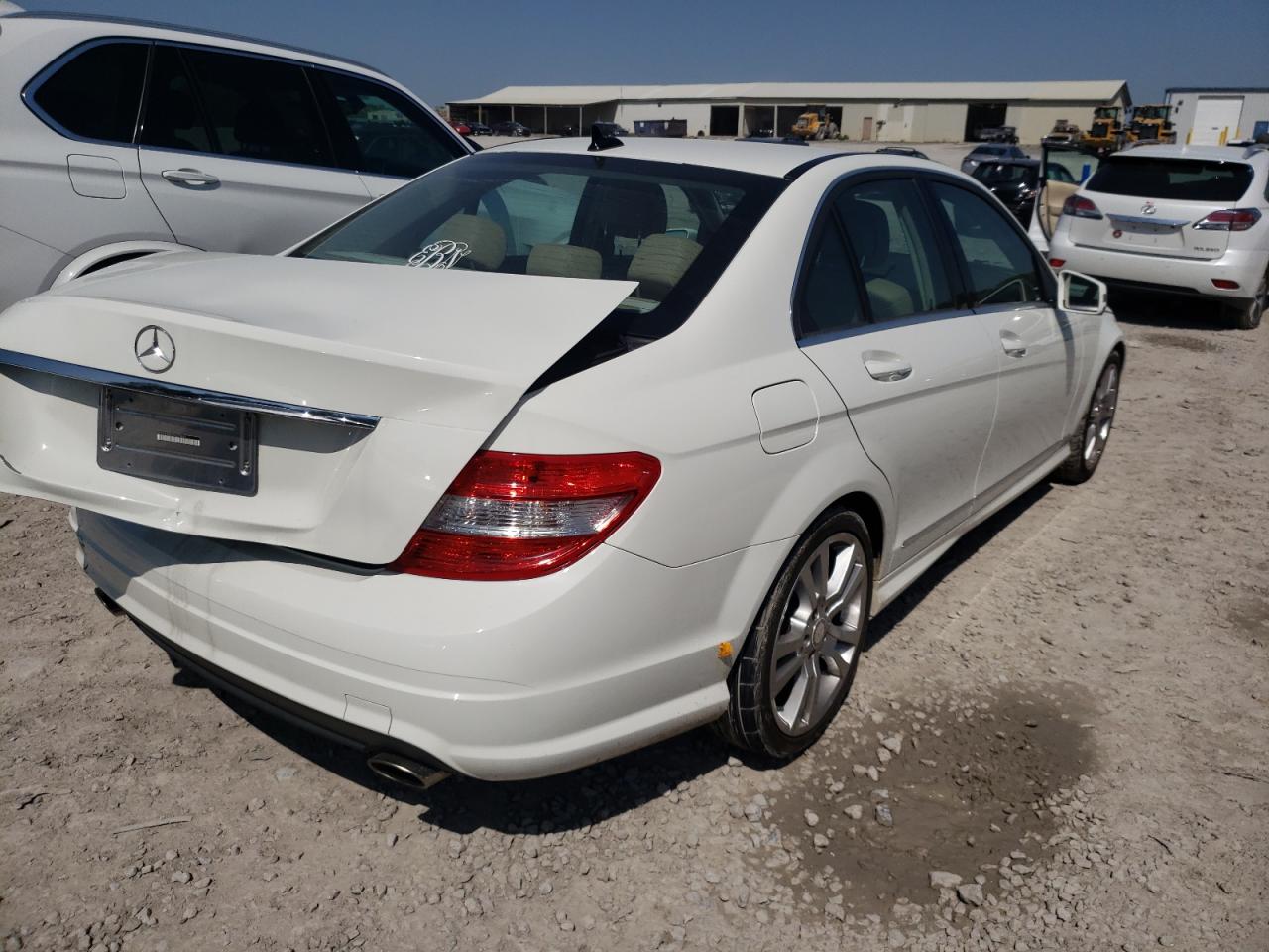 Photo 4 from auction – 2011 MERCEDES-BENZ C 300 with VIN WDDGF5EB7BA528609