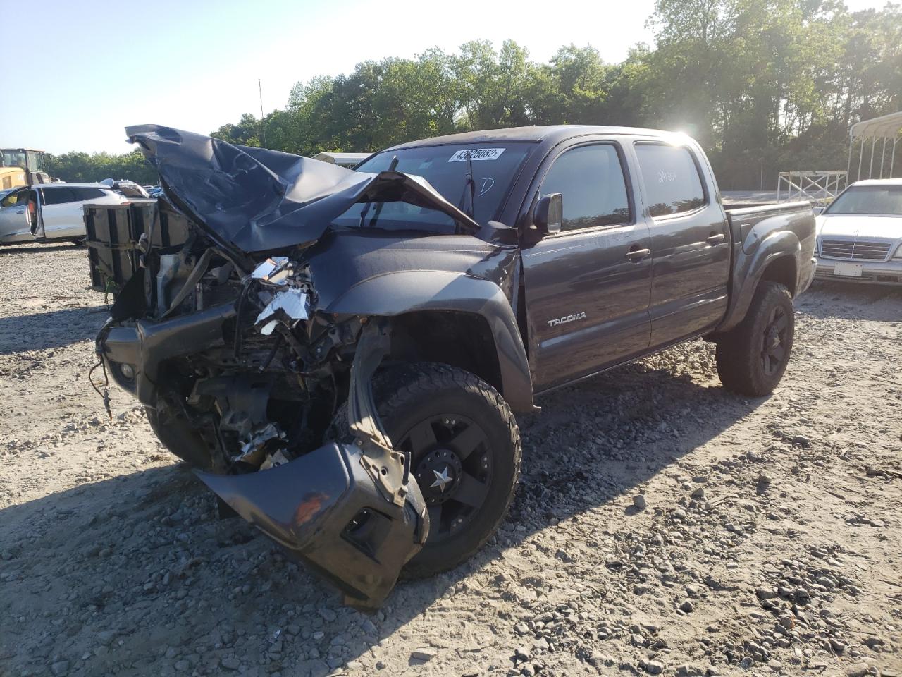 Photo 2 from auction – 2012 TOYOTA TACOMA DOU with VIN 3TMJU4GN9CM133729