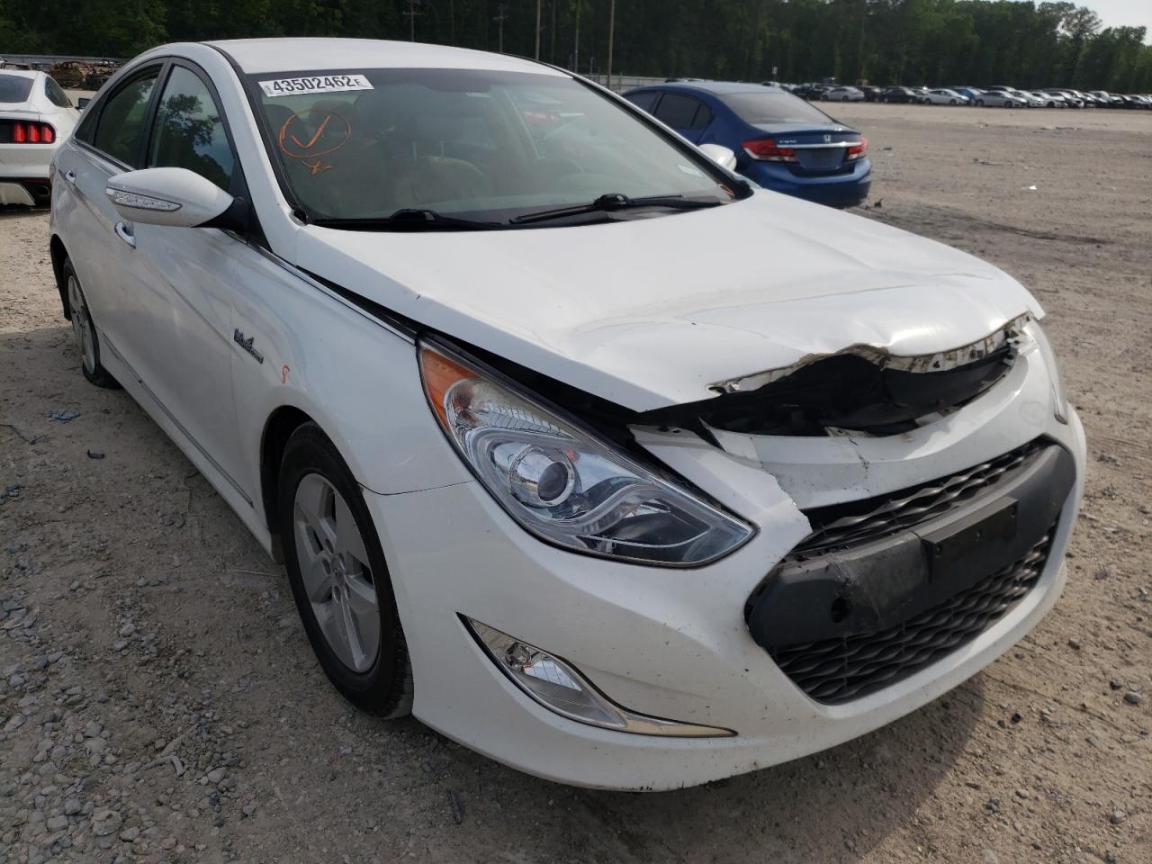 HYUNDAI SONATA HYB 2012 with VIN KMHEC4A43CA032828 - Photo from auction