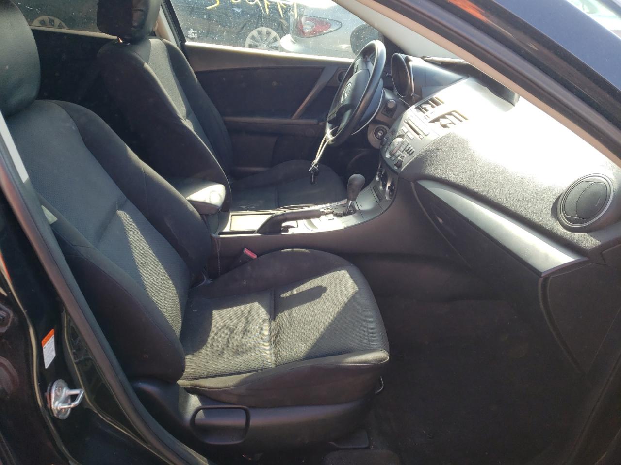 Photo 5 from auction – 2011 MAZDA 3 I with VIN JM1BL1UG9B1383835