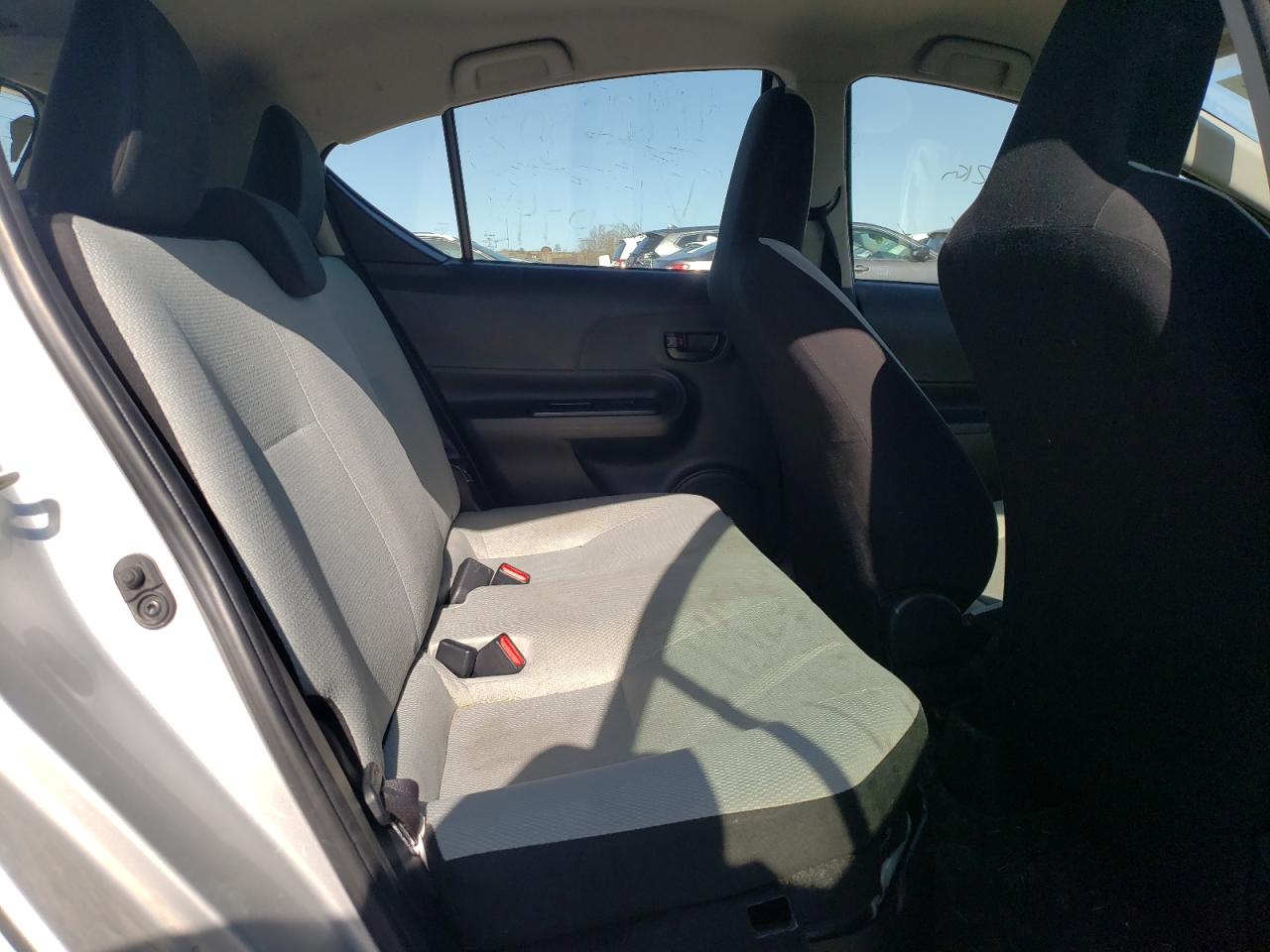 Photo 6 from auction – 2016 TOYOTA PRIUS C with VIN JTDKDTB31G1126443