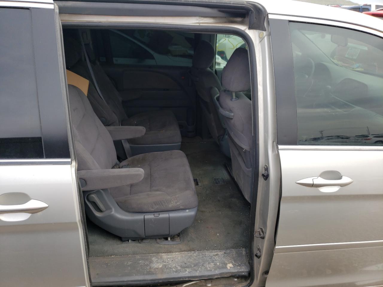 Photo 6 from auction – 2005 HONDA ODYSSEY EX with VIN 5FNRL38435B409769
