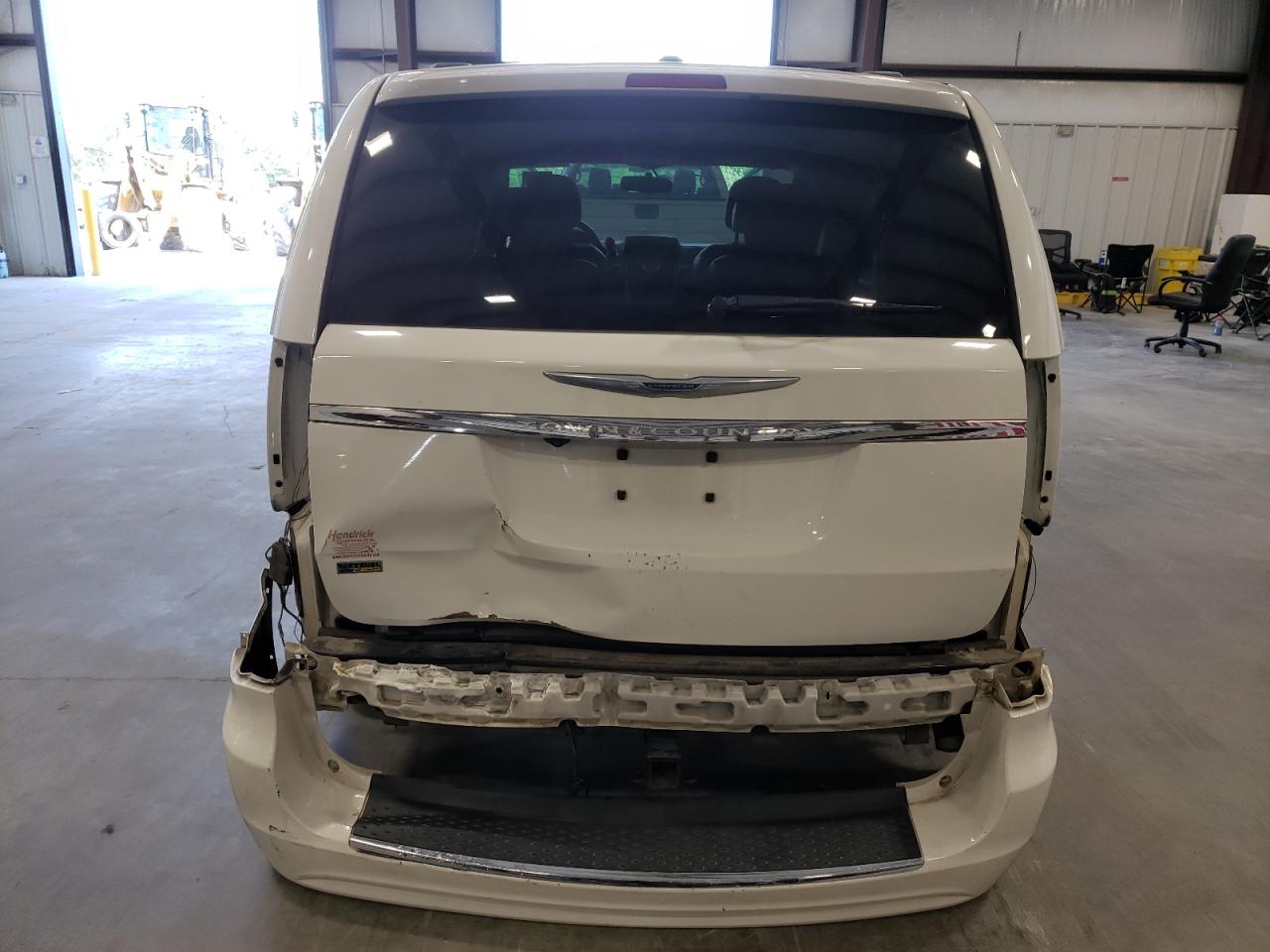 Photo 9 from auction – 2013 CHRYSLER TOWN & COU with VIN 2C4RC1BGXDR721548