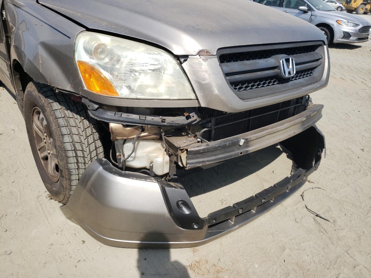 Foto 9 de la subasta – 2005 HONDA PILOT EXL con VIN 5FNYF18565B051292