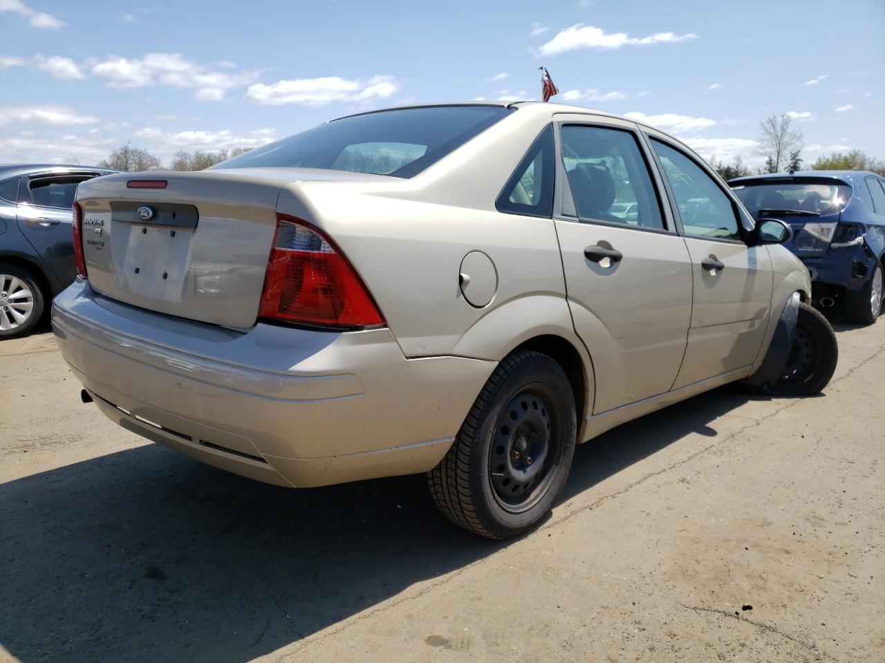 Photo 4 from auction – 2007 FORD FOCUS ZX4 with VIN 1FAFP34N87W288909