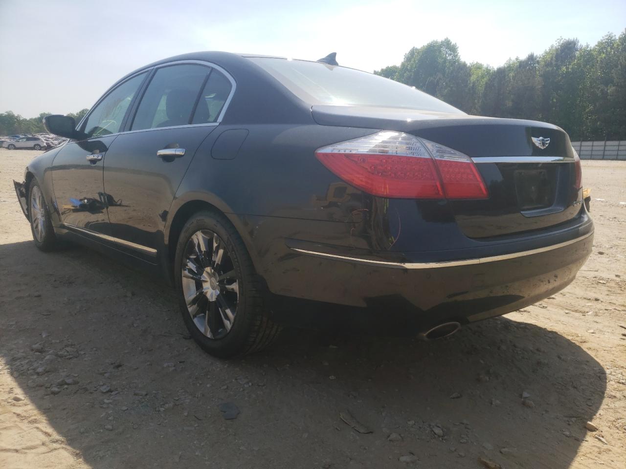 Photo 3 from auction – 2011 HYUNDAI GENESIS 4. with VIN KMHGC4DF8BU126903
