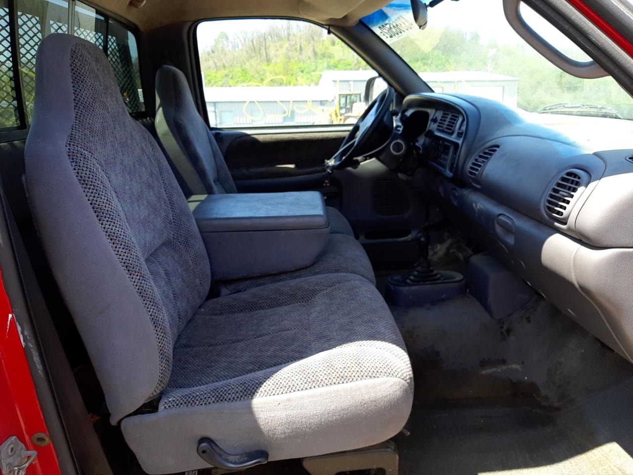 Photo 5 from auction – 1998 DODGE RAM 1500 with VIN 1B7HF16Z5WS517594