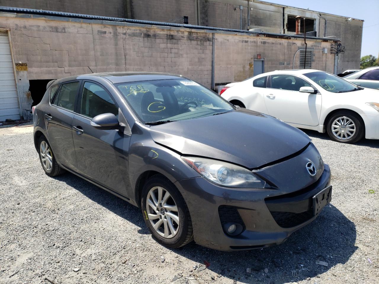 MAZDA 3 I 2013 with VIN JM1BL1MP2D1725483 - Photo from auction