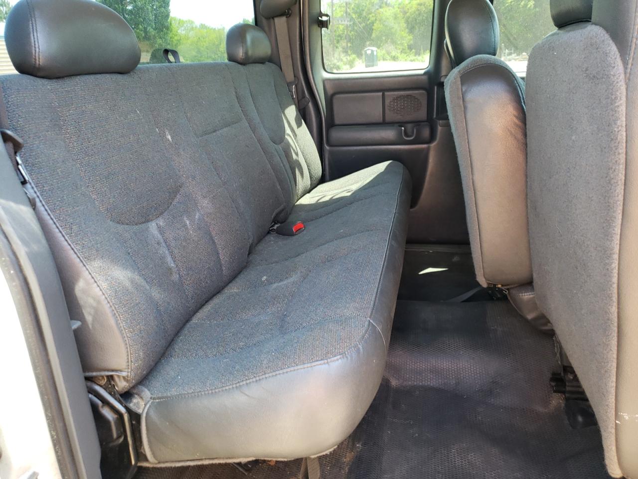 Photo 6 from auction – 2003 CHEVROLET SILVERADO with VIN 2GCEC19V231407621