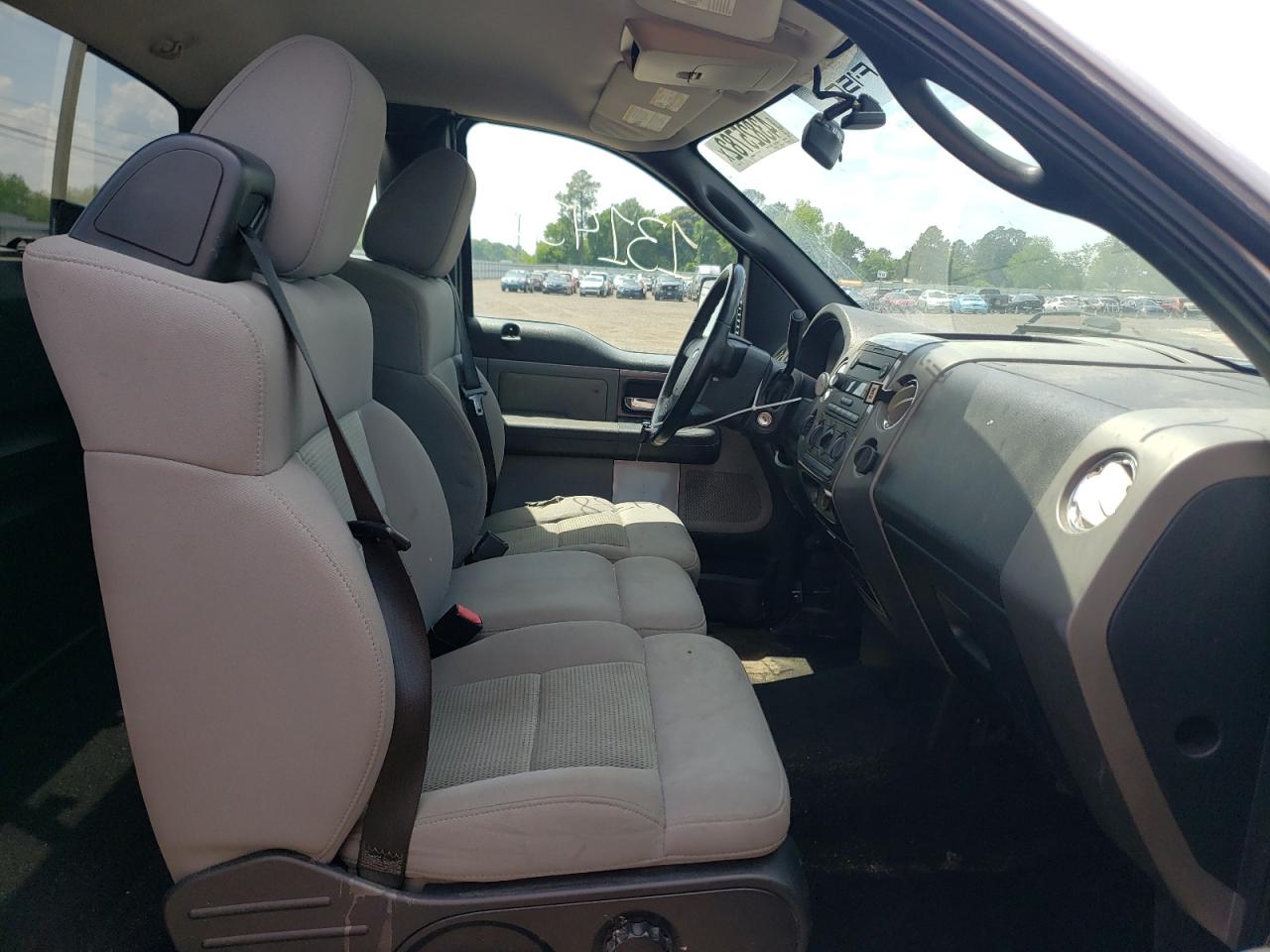 Photo 5 from auction – 2006 FORD F150 with VIN 1FTRF04576KB60661