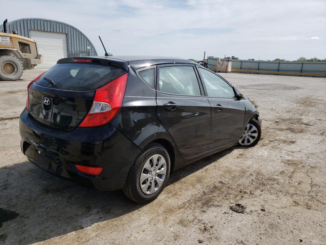 Photo 4 from auction – 2017 HYUNDAI ACCENT SE with VIN KMHCT5AE8HU355736