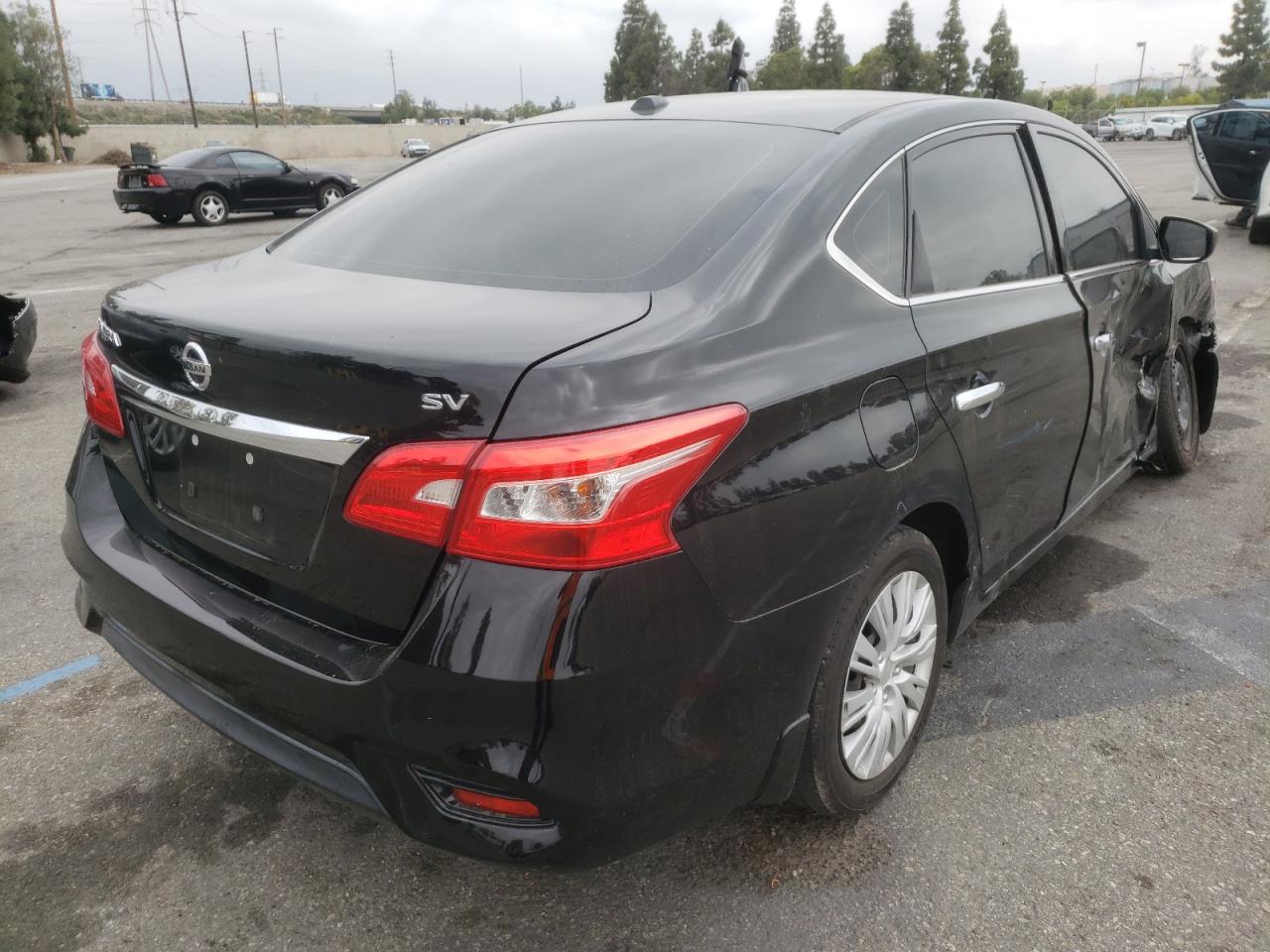 Photo 4 from auction – 2017 NISSAN SENTRA S with VIN 3N1AB7AP9HL685877