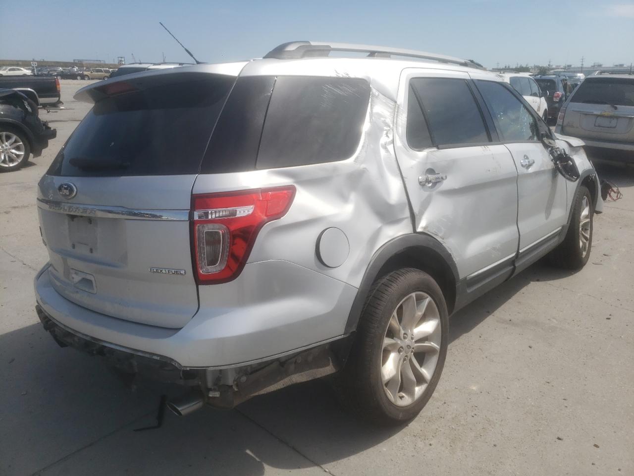 Photo 4 from auction – 2013 FORD EXPLORER L with VIN 1FM5K7F81DGB51198