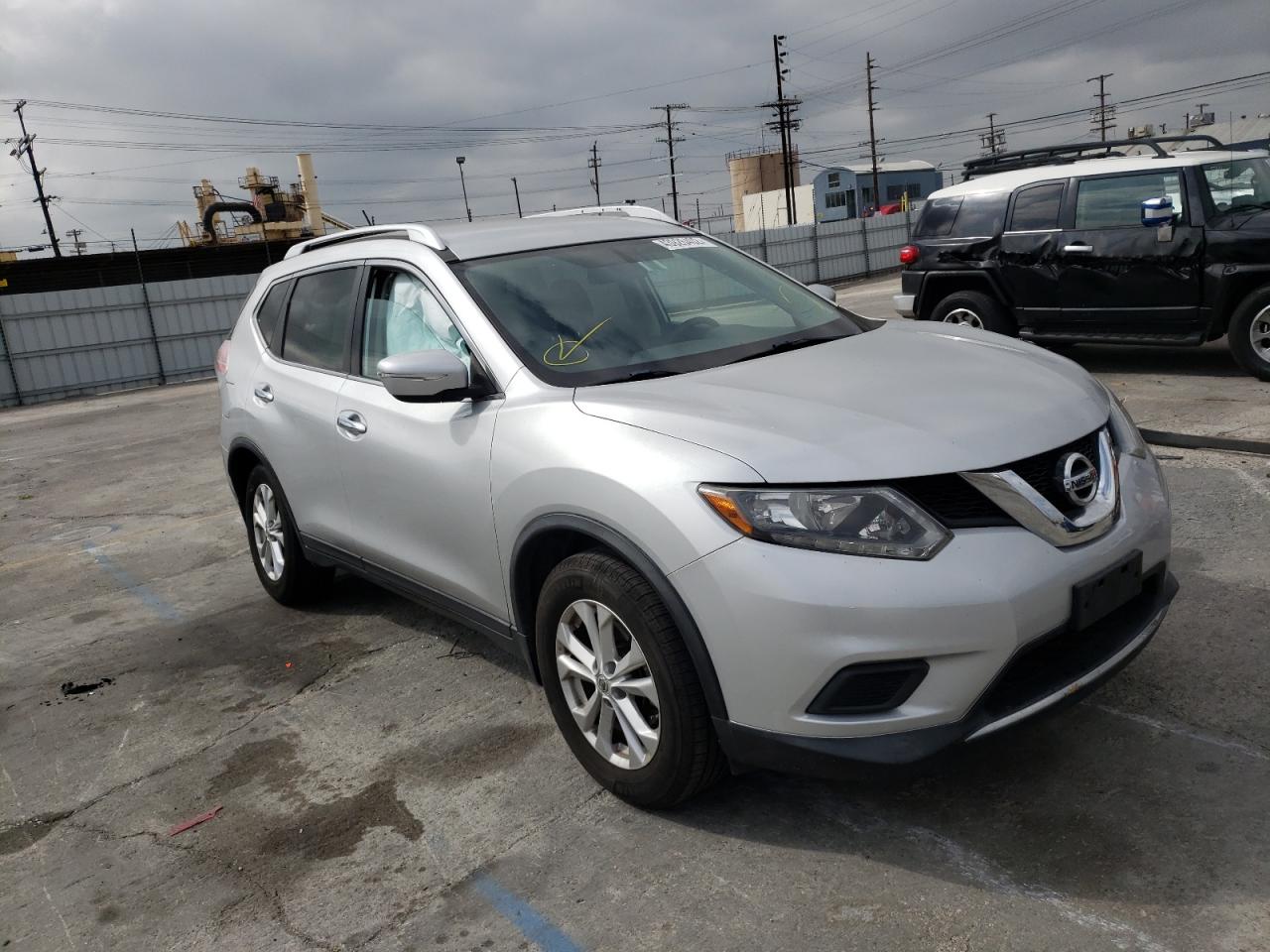 NISSAN ROGUE S 2015 with VIN KNMAT2MT0FP561858 - Photo from auction