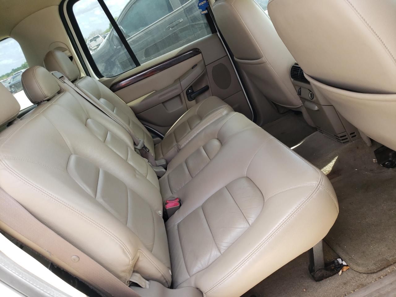 Photo 6 from auction – 2004 FORD EXPLORER L with VIN 1FMZU65W54ZA07275