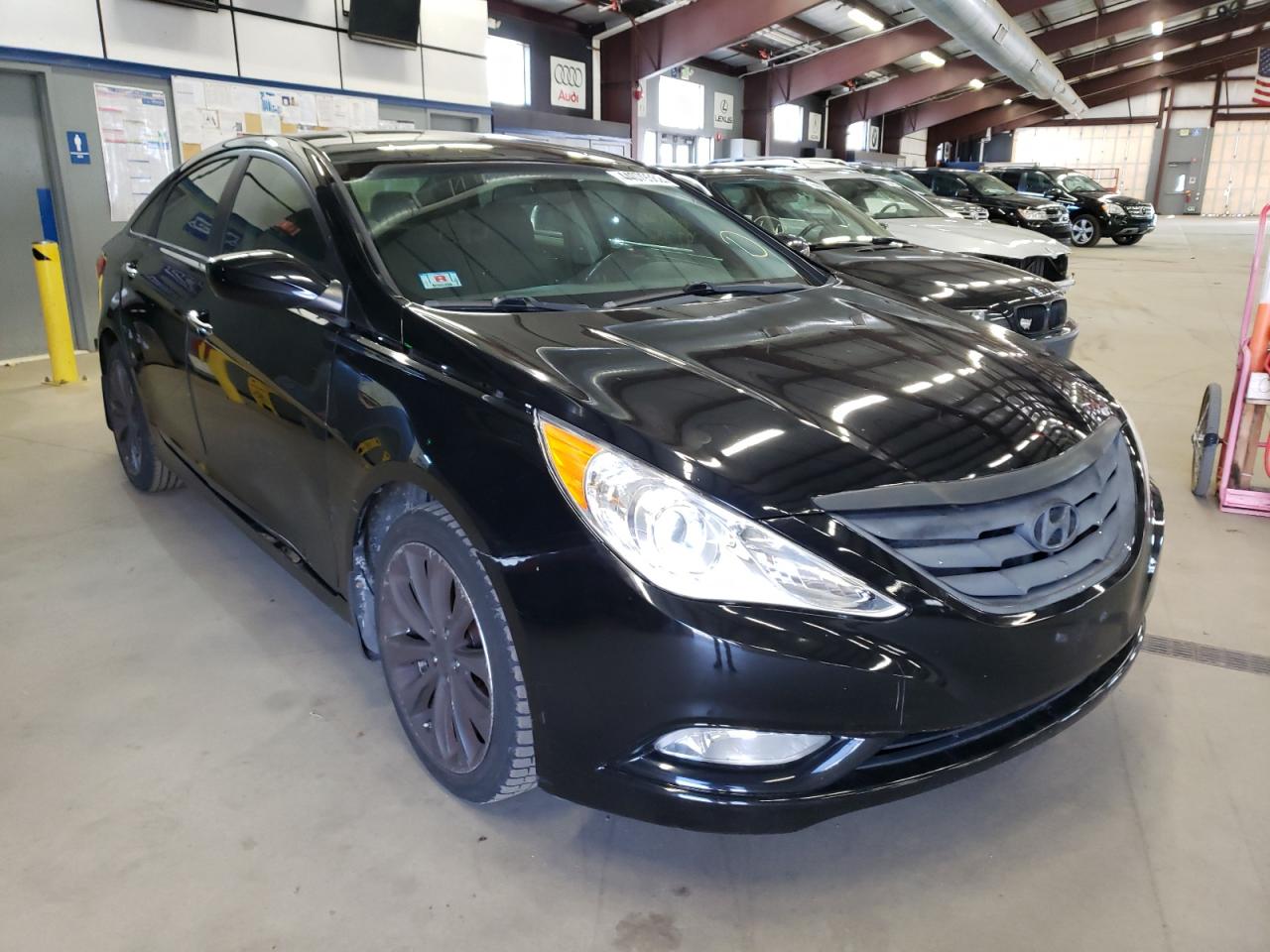 Photo 1 from auction – 2011 HYUNDAI SONATA SE with VIN 5NPEC4ABXBH272131