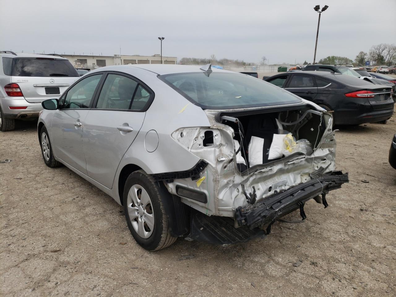 Photo 3 from auction – 2017 KIA FORTE LX with VIN 3KPFK4A7XHE156010