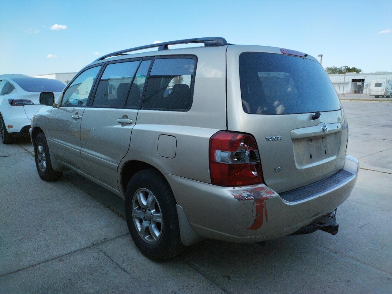 Photo 3 from auction – 2004 TOYOTA HIGHLANDER with VIN JTEDP21A640037555