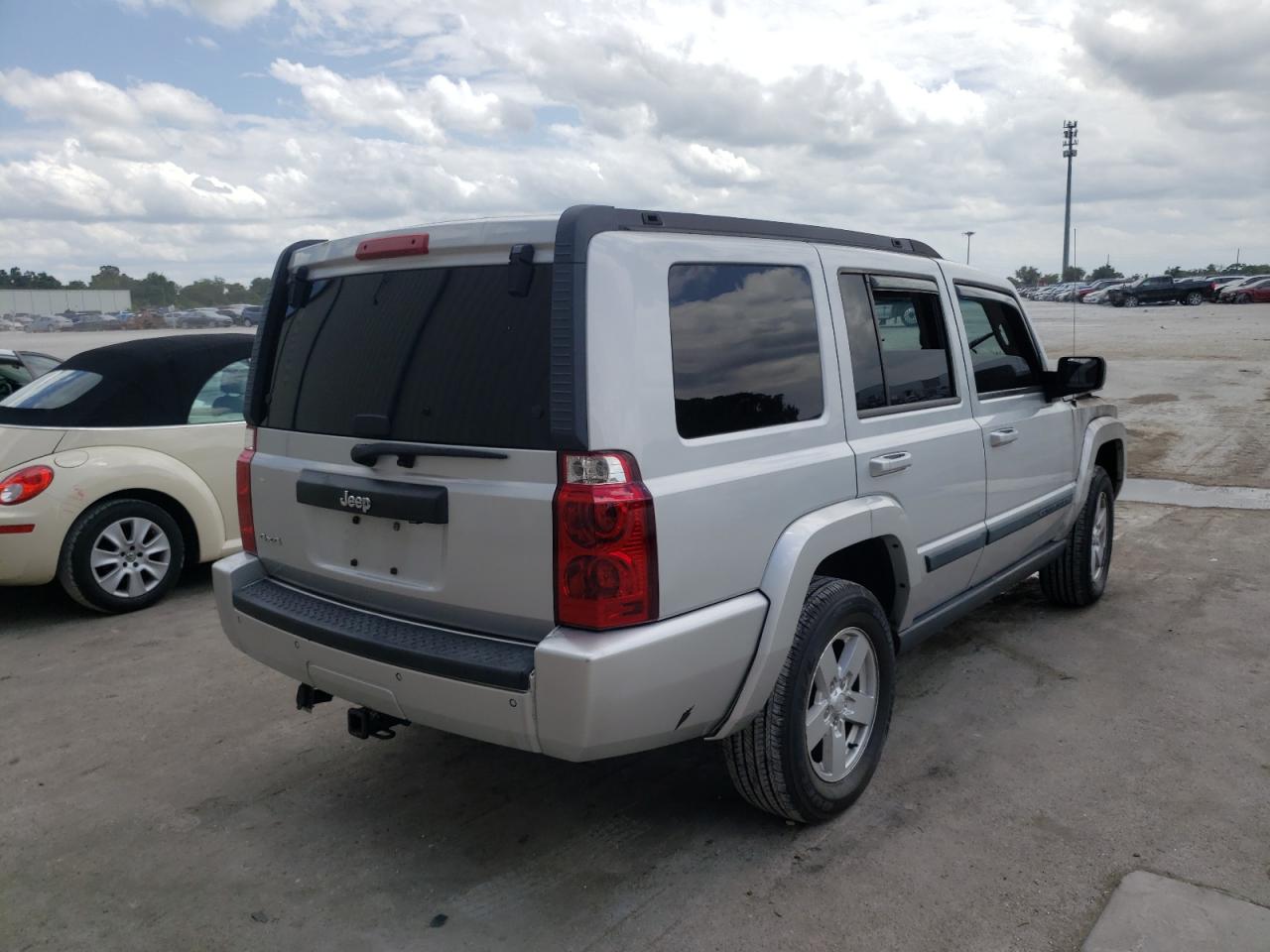 Photo 4 from auction – 2008 JEEP COMMANDER with VIN 1J8HG48KX8C135386