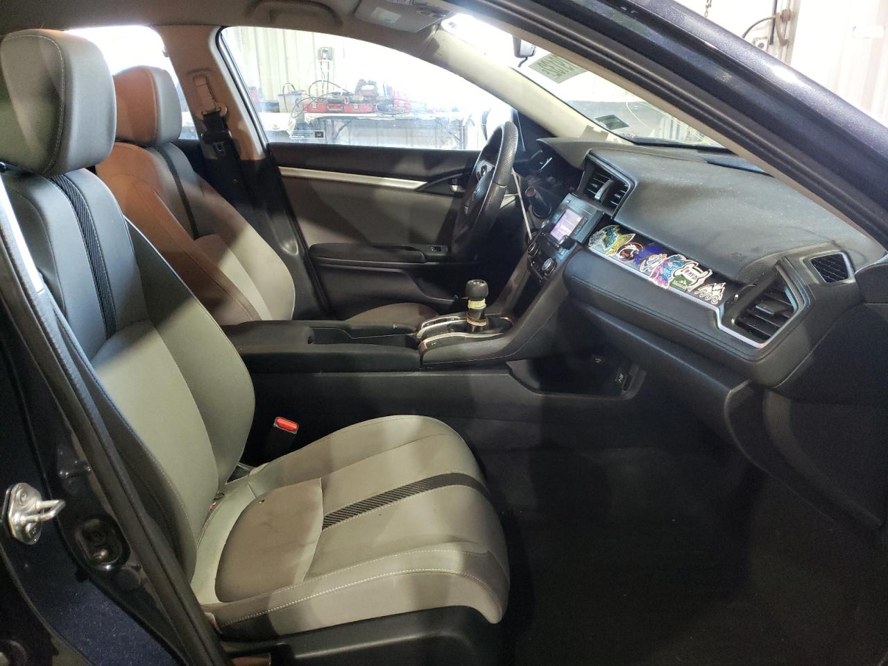 Photo 5 from auction – 2017 HONDA CIVIC with VIN 19XFC2E59HE076031