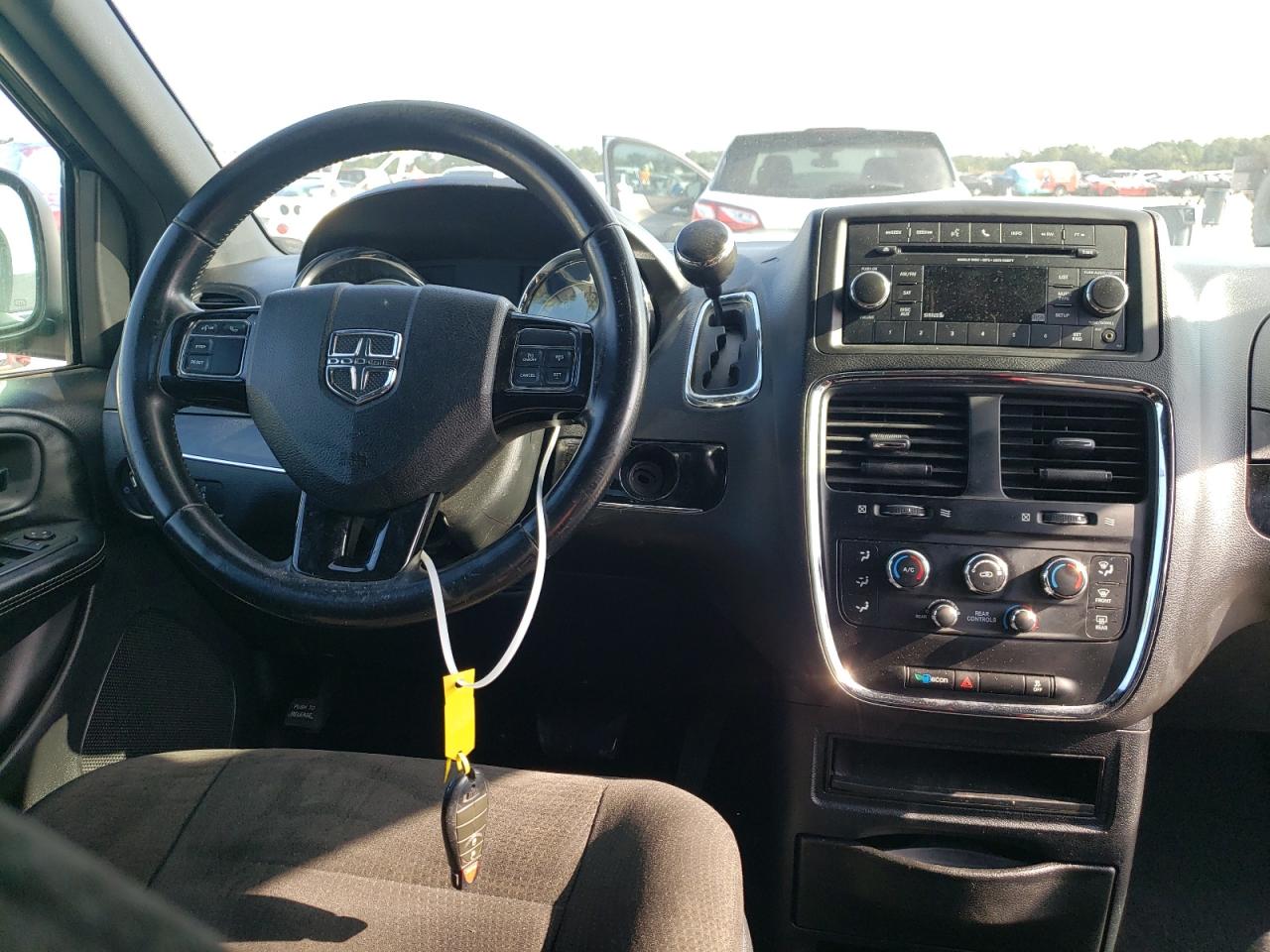 Photo 9 from auction – 2016 DODGE GRAND CARA with VIN 2C4RDGBGXGR350699
