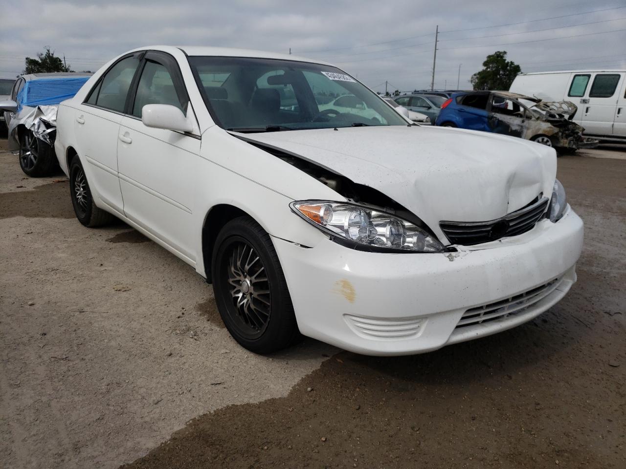 TOYOTA CAMRY LE 2006 with VIN 4T1BE32K76U718443 - Photo from auction