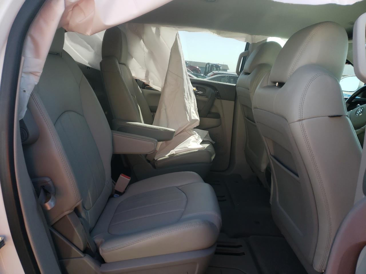 Photo 6 from auction – 2017 BUICK ENCLAVE with VIN 5GAKRBKD8HJ271924
