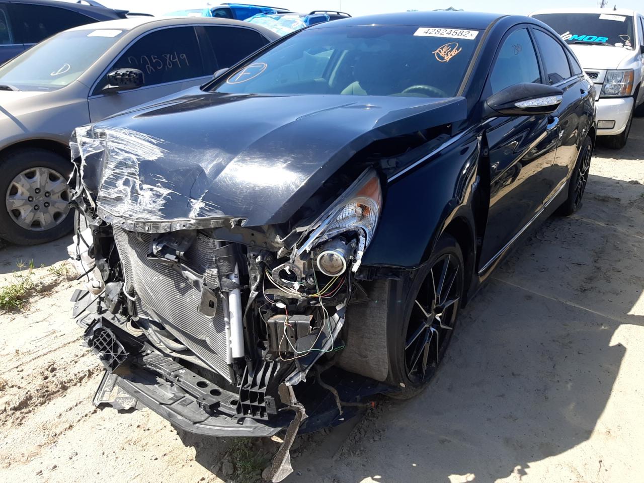 Photo 2 from auction – 2012 HYUNDAI SONATA HYB with VIN KMHEC4A40CA035198