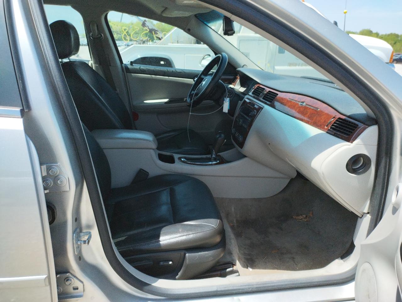 Photo 5 from auction – 2006 CHEVROLET IMPALA LTZ with VIN 2G1WU581969384103