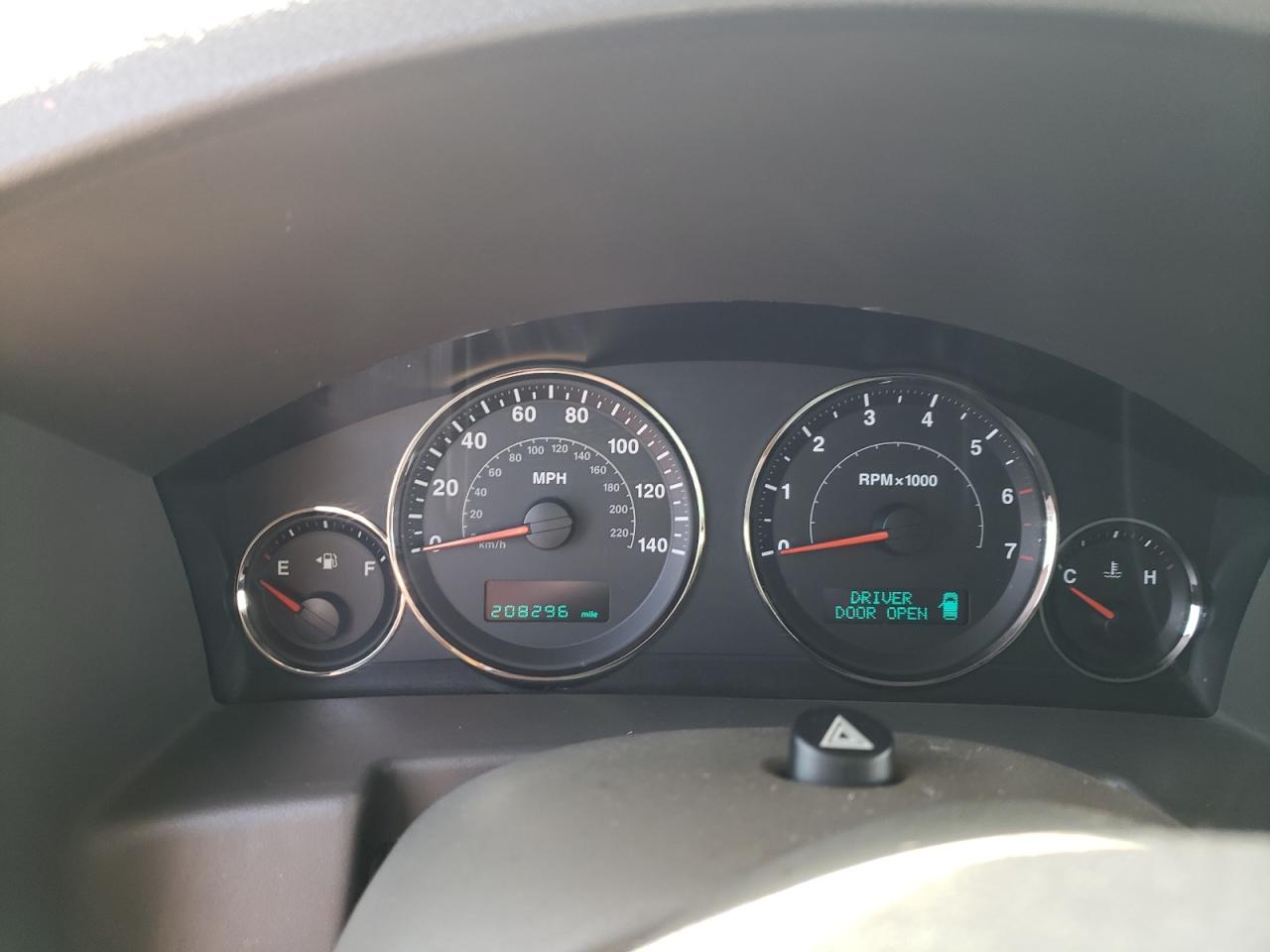 صورة رقم 8 من المزاد - 2006 JEEP COMMANDER مع VIN 1J8HG48N06C229218