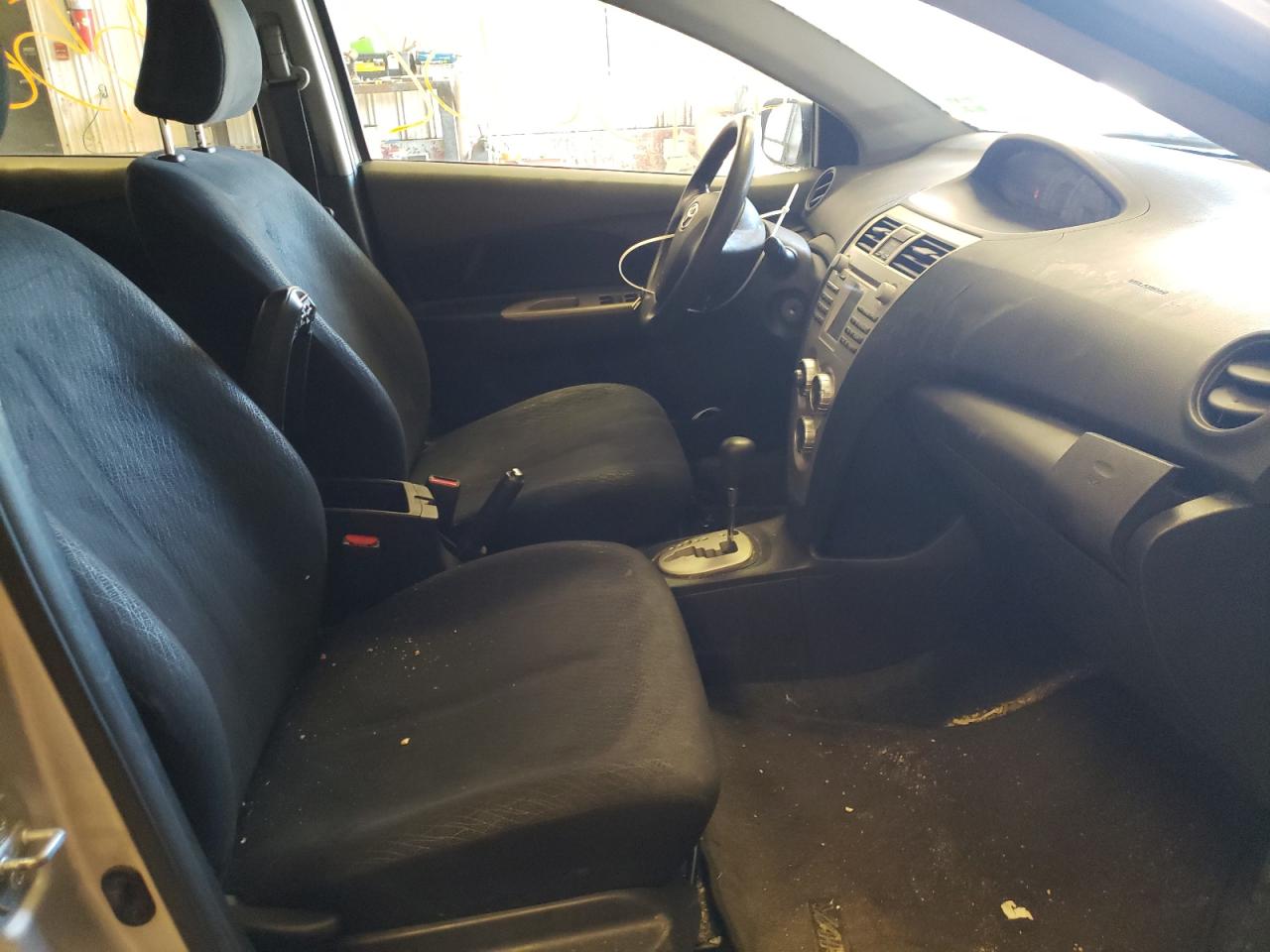 Photo 5 from auction – 2007 TOYOTA YARIS with VIN JTDBT923471101302