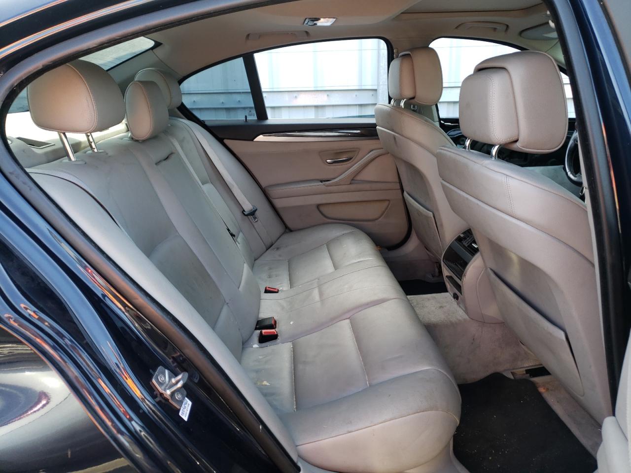 Photo 6 from auction – 2011 BMW 528 I with VIN WBAFR1C54BC739657