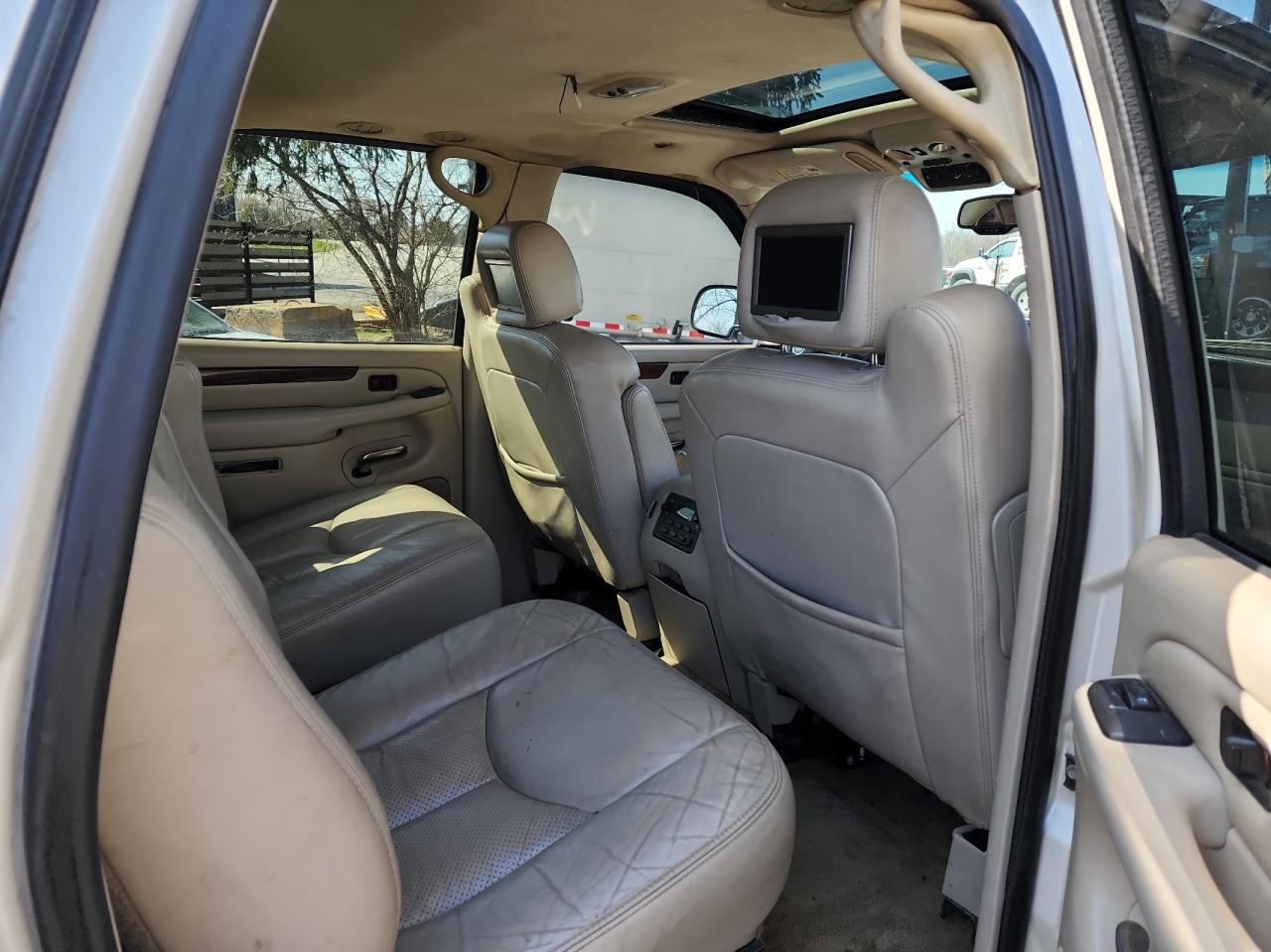 Photo 6 from auction – 2004 CADILLAC ESCALADE L with VIN 1GYEK63N64R166092