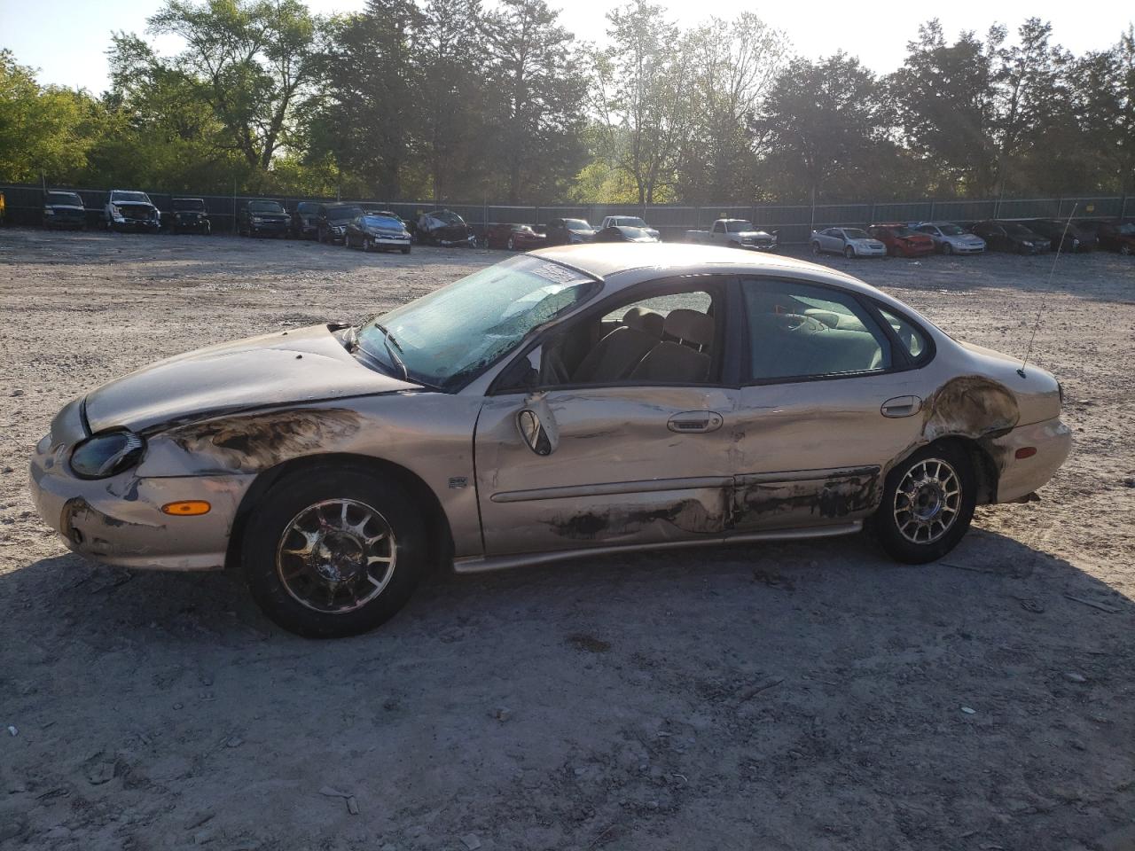 Photo 9 from auction – 1999 FORD TAURUS SE with VIN 1FAFP53S0XA101470