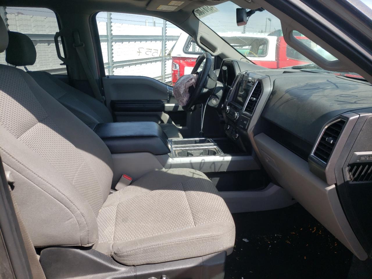 Photo 5 from auction – 2016 FORD F150 SUPER with VIN 1FTEW1EG8GKF95968