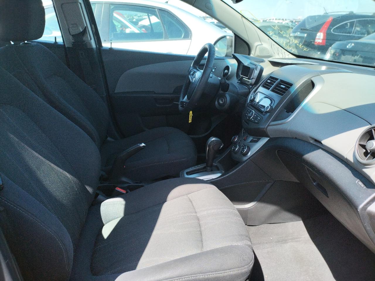 Photo 5 from auction – 2014 CHEVROLET SONIC LT with VIN 1G1JC5SG2E4105506