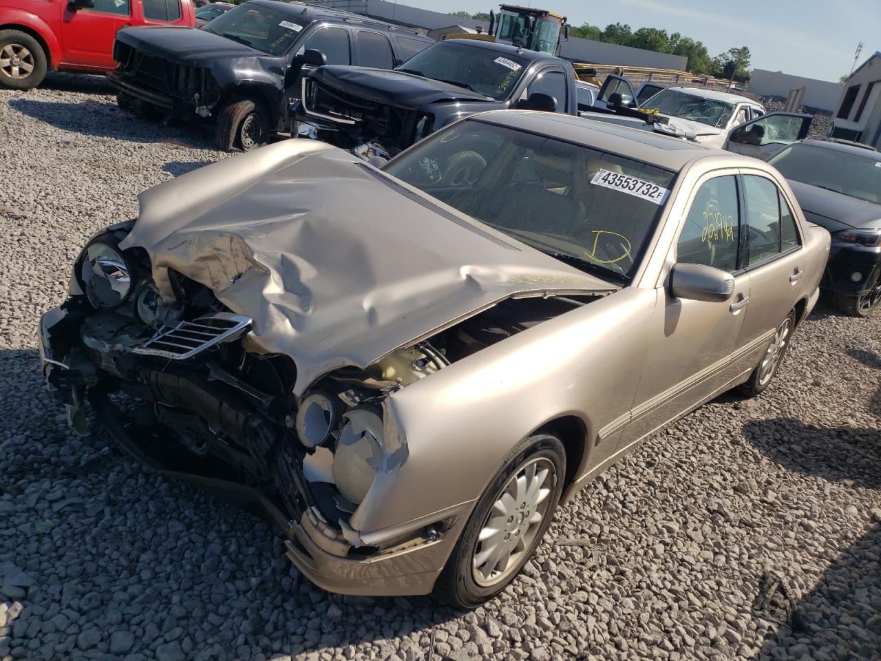 Photo 2 from auction – 2000 MERCEDES-BENZ E 320 with VIN WDBJF65J0YB050211