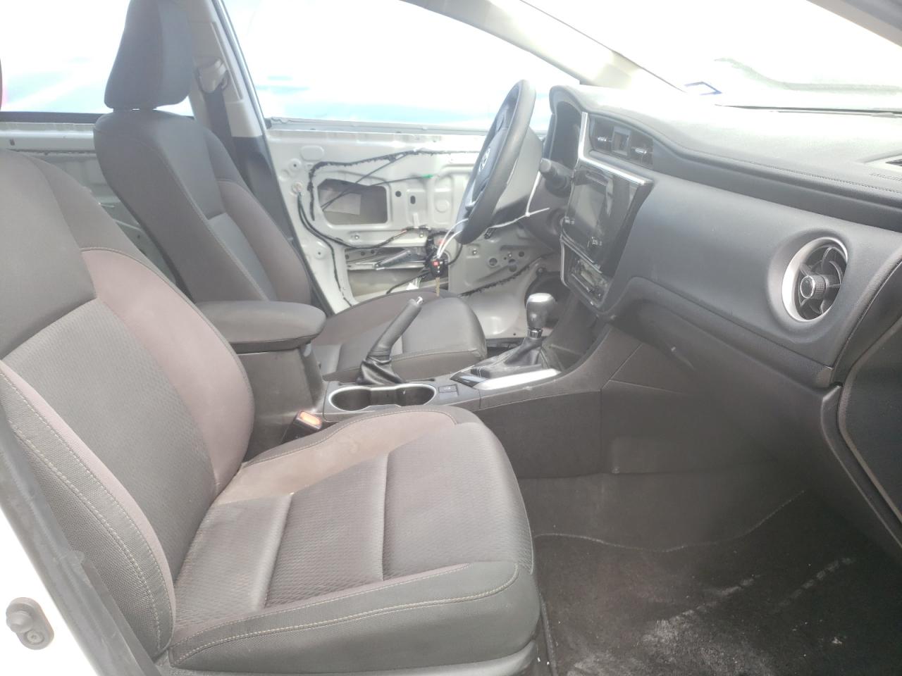 Photo 5 from auction – 2019 TOYOTA COROLLA L with VIN 5YFBURHE3KP894974
