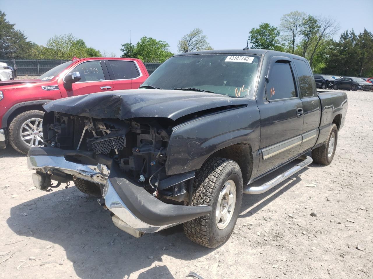 Photo 2 from auction – 2004 CHEVROLET SILVERADO with VIN 1GCEK19T64E163084