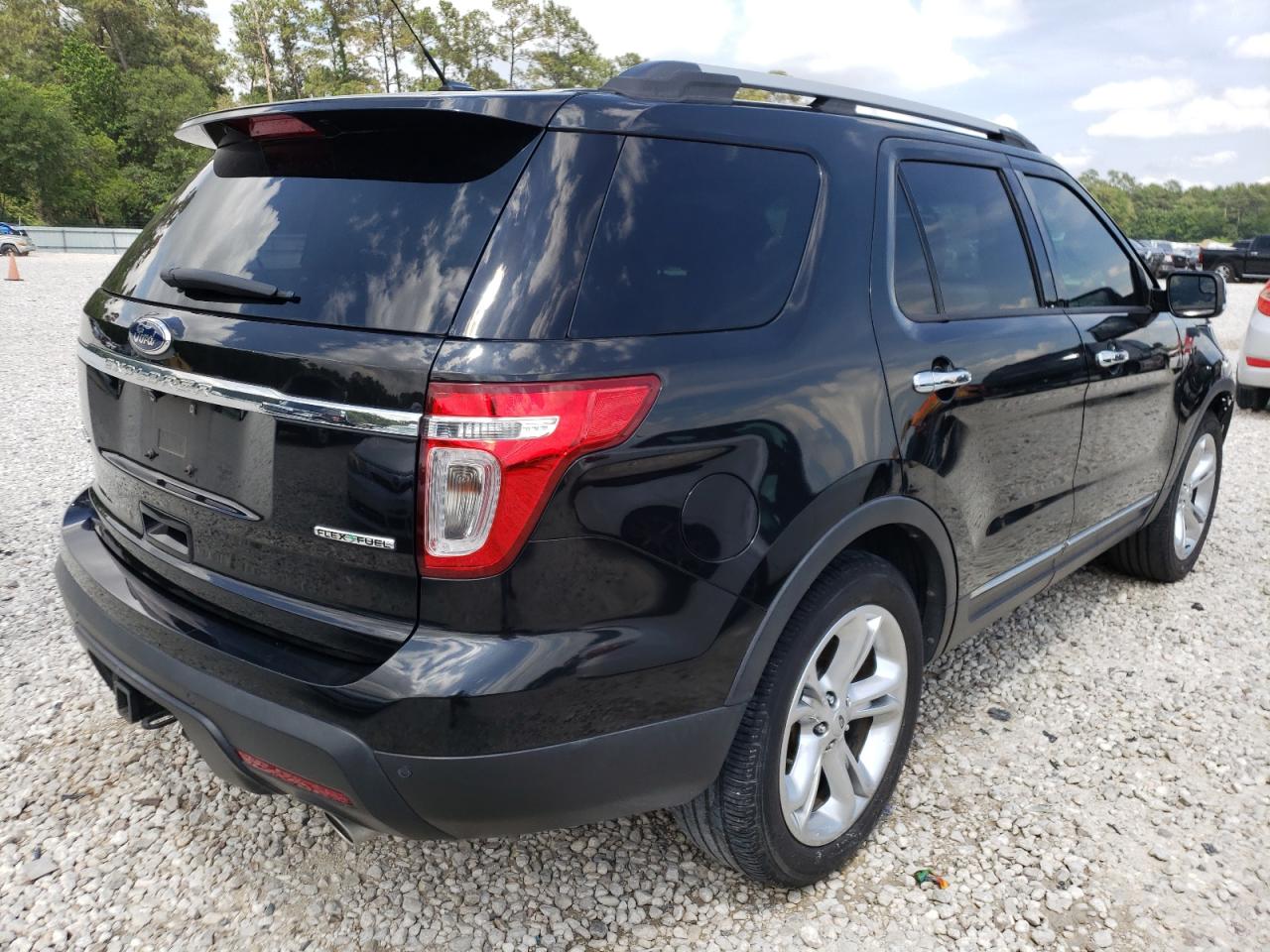 Photo 4 from auction – 2015 FORD EXPLORER L with VIN 1FM5K7F82FGC62412