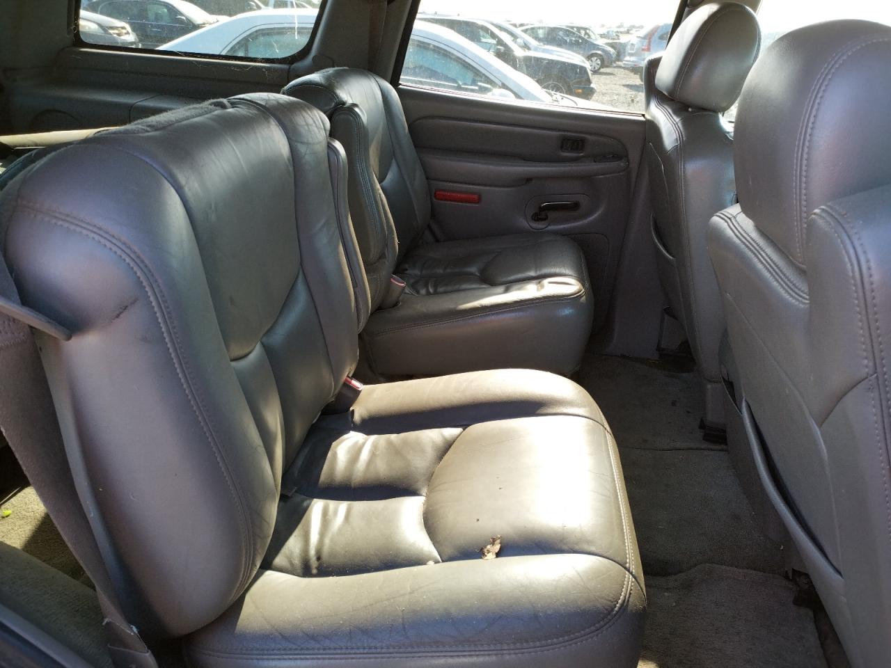 Photo 6 from auction – 2004 GMC YUKON DENA with VIN 1GKEK63U84J302206