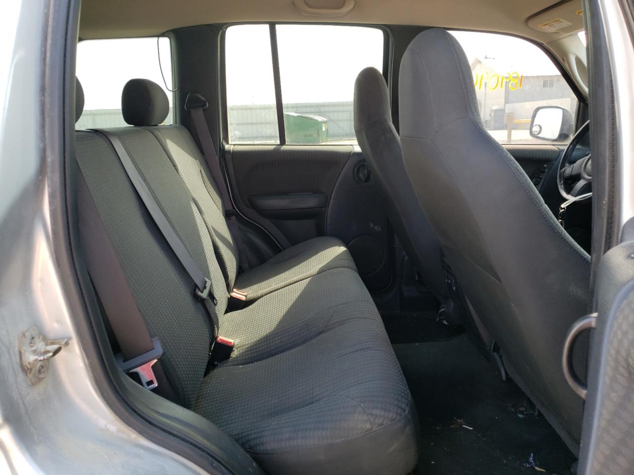 Photo 6 from auction – 2002 JEEP LIBERTY with VIN 1J4GL48K52W132894