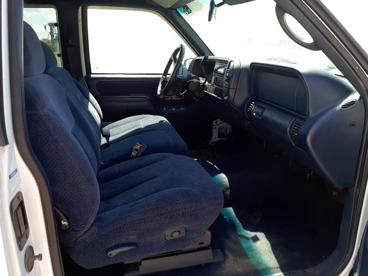 Photo 5 from auction – 1997 CHEVROLET GMT-400 C1 with VIN 2GCEC19R2V1235015