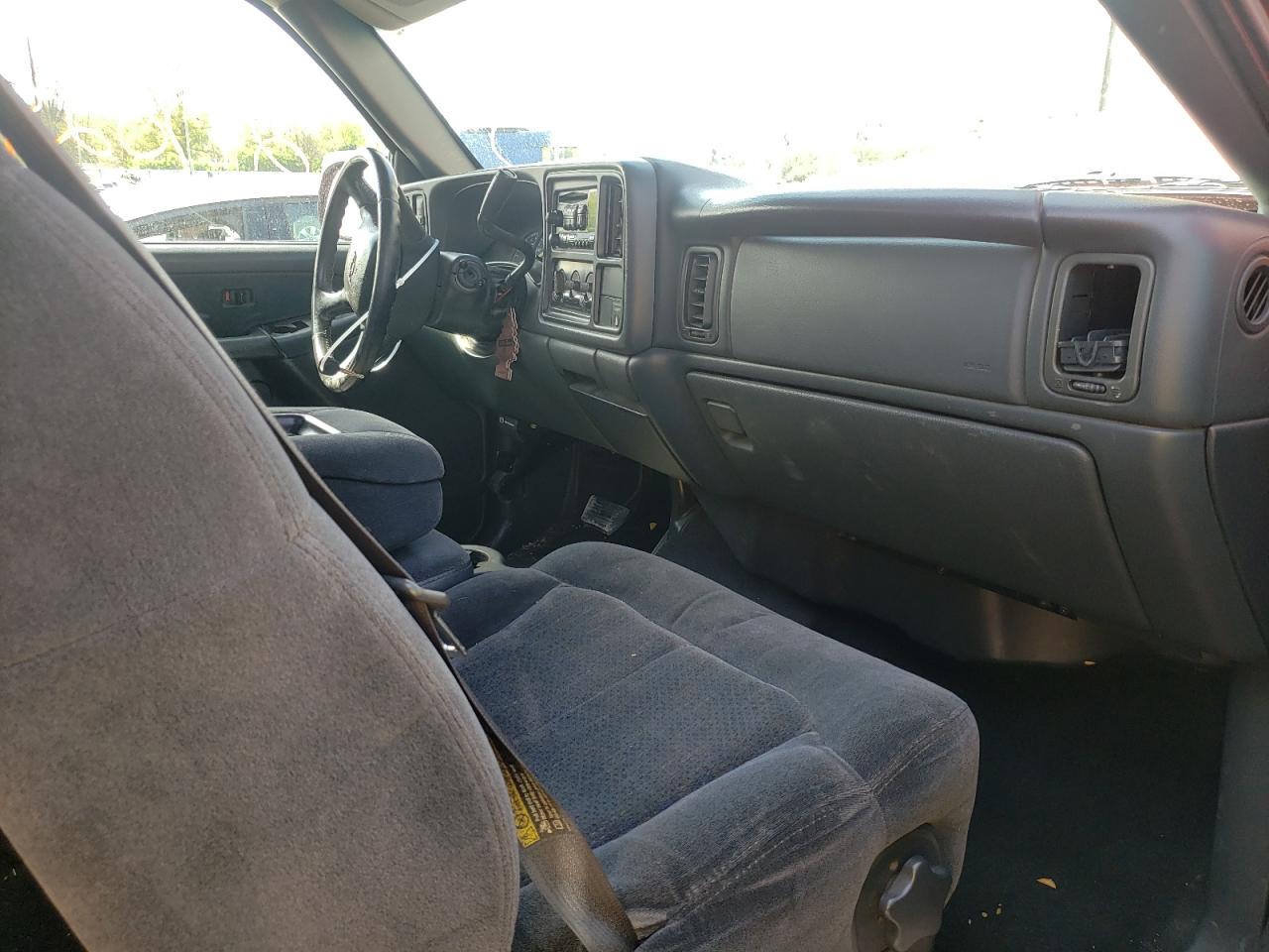 Photo 5 from auction – 2001 CHEVROLET SILVERADO with VIN 1GCHK29U71E228323