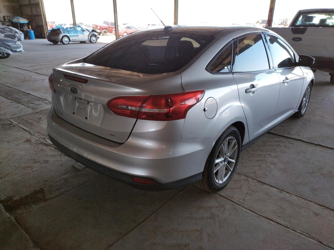 Photo 4 from auction – 2017 FORD FOCUS SE with VIN 1FADP3F22HL254557