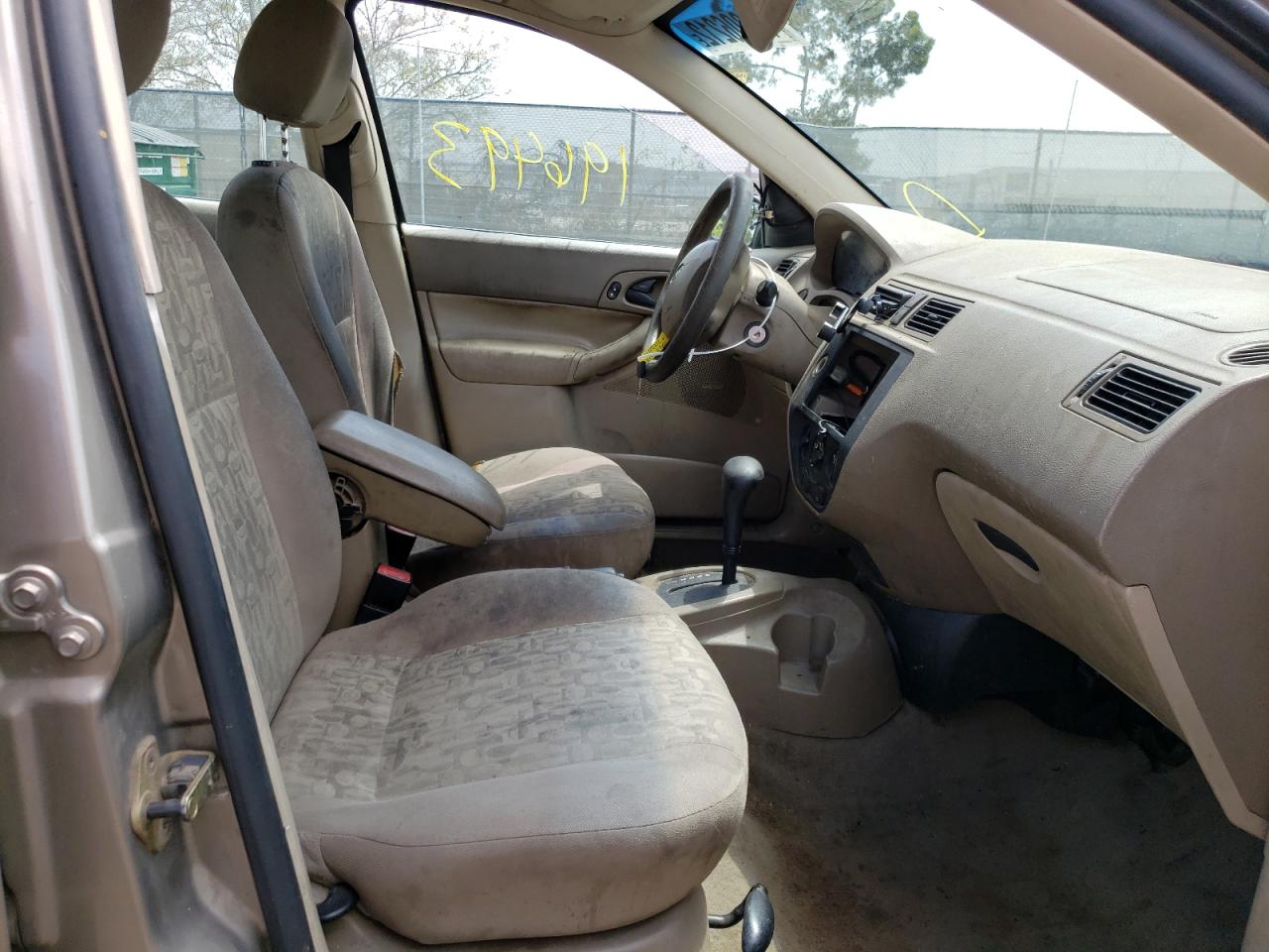 Photo 5 from auction – 2005 FORD FOCUS ZX4 with VIN 1FAFP34N25W193078