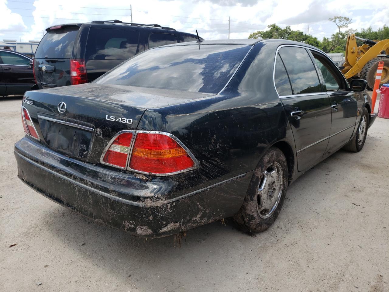 Photo 4 from auction – 2001 LEXUS LS 430 with VIN JTHBN30F610024612
