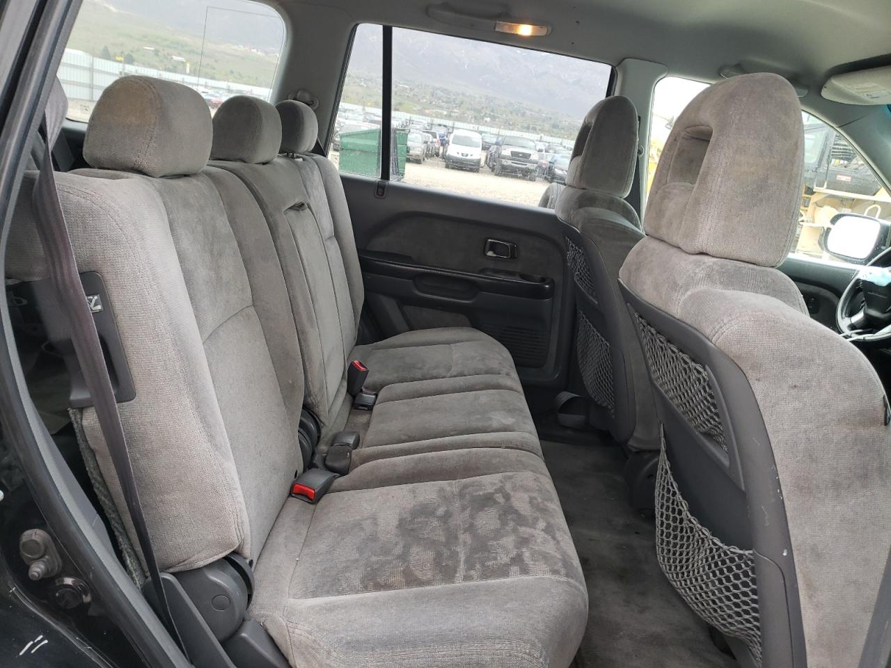 Photo 6 from auction – 2004 HONDA PILOT EX with VIN 2HKYF18464H552450